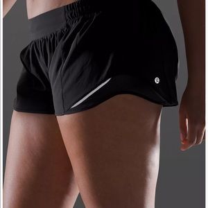 Lululemon Hotty Hot Shorts 2.5